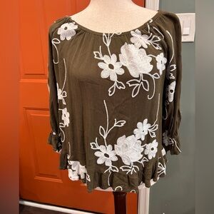 LIV Los Angeles Small Green Bohemian Floral Embroidered Blouse Green
